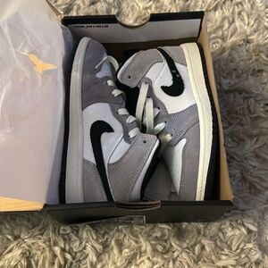 Brand new never worn kids  Jordan 1 mids